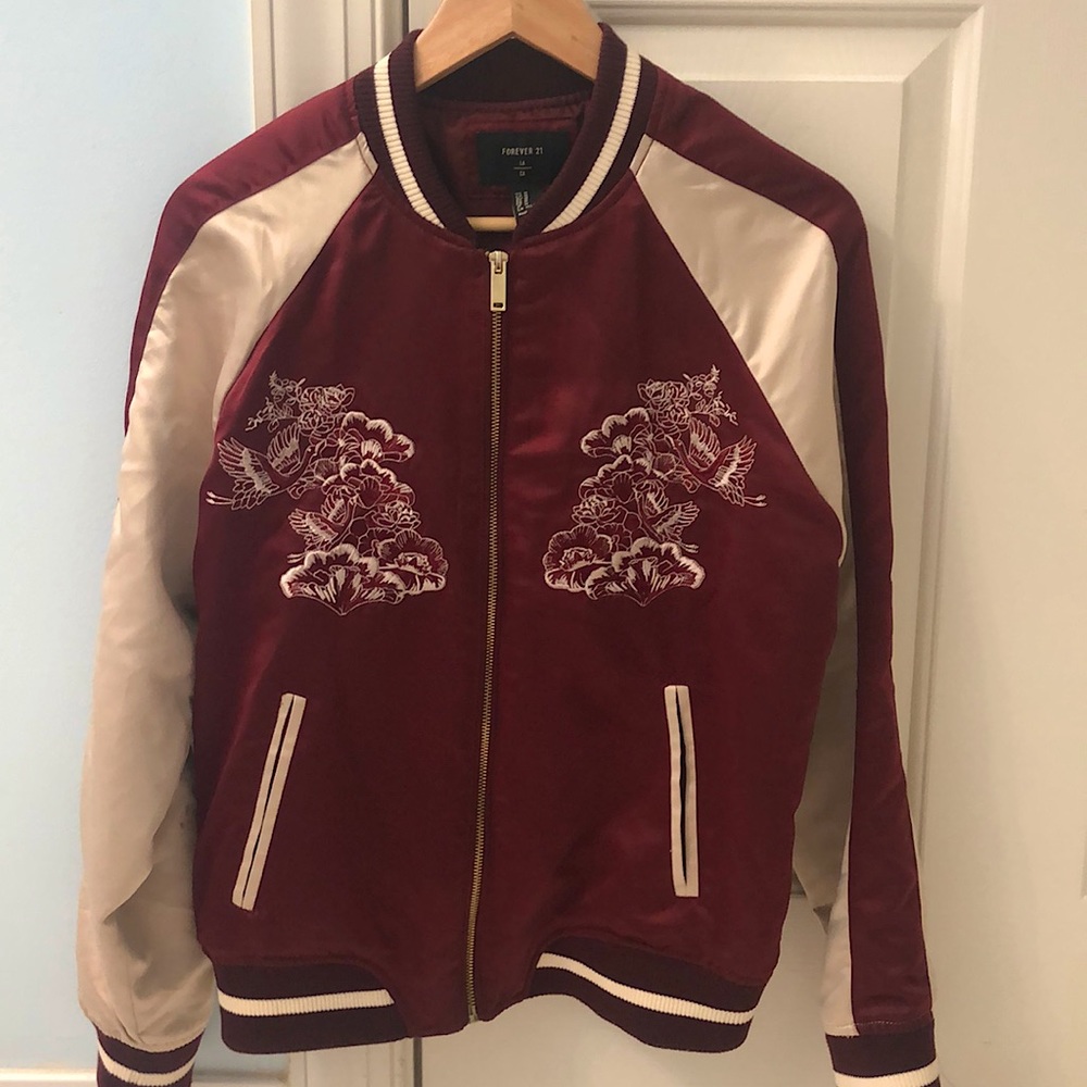 Gorgeous maroon bomber jacket w floral embroidery